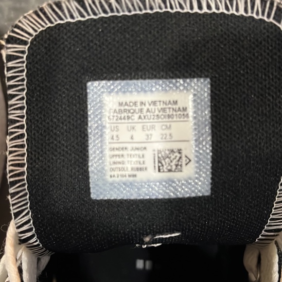 Converse All-Star Chuck Taylor " Jump Ball " Youth Sz 4.5 EUC Wht/Blk/Red - Picture 5 of 7